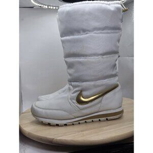 Nike AIR Mid Rise Boots - Womens SIZE 6 - White/Gold Winter Snow Boots